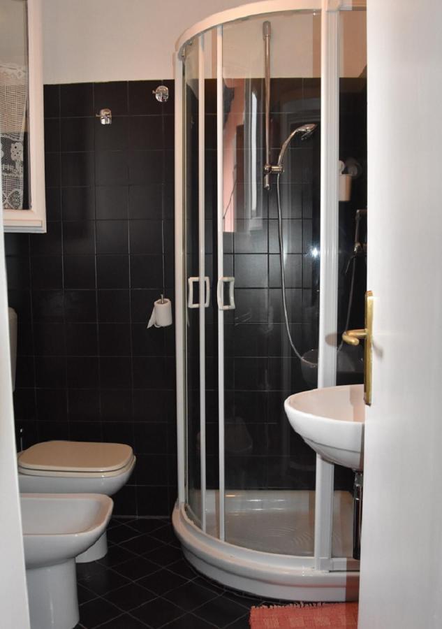 B&B Al Ducale And Apartments Parma Luaran gambar